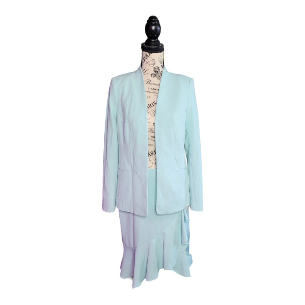 Calvin Klein skirt suit NWT 6 petite aqua Elegant
